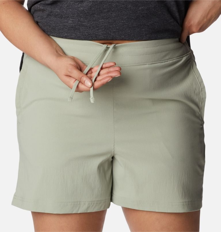 Women's Columbia On The Go Shorts Olive | Plus Size CA-O85L3